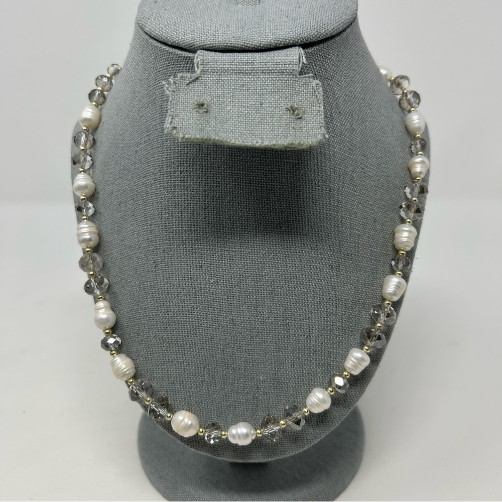 Classic Chunky Faux Pearl Necklace with Faceted Crystal Sparkle Beads 20.5"